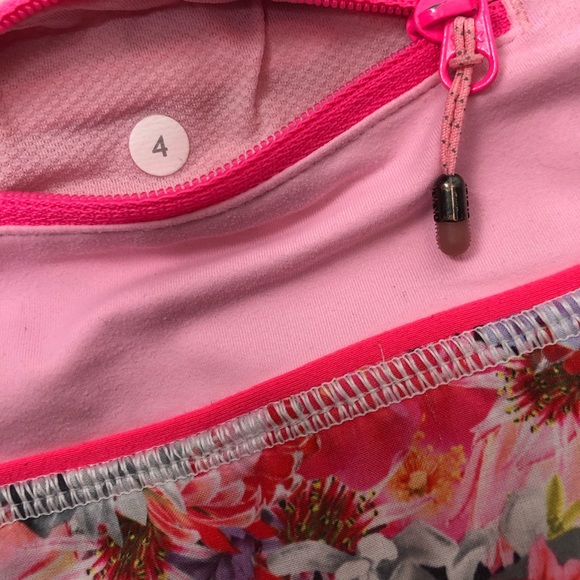 ❌ SOLD ❌ Lululemon Speed Up shorts 2.5” - Picture 6 of 6